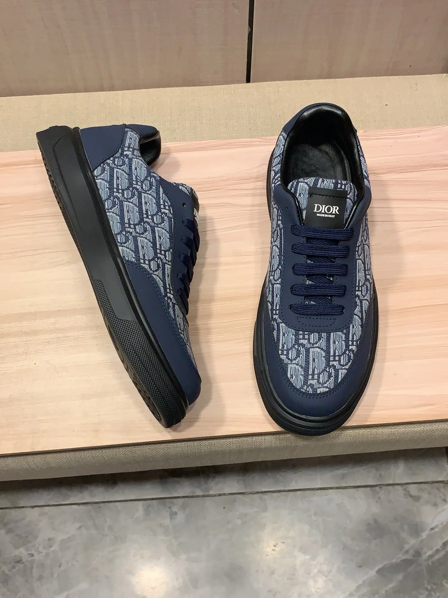 Men's men's shoes💰420💰💰🎩🎩[Lightning][Lightning] "Dior DIOR*" The latest • popular casual shoes, top brand [seduce] luxury ~ purchasing agency, top ~ quality. [Strong] The upper is made of imported breathable cowhide with material ➕ breathable sheepskin feet (•) and fine workmanship. The original stylish and stylish soft rubber wear-resistant and non-slip outsole is light and comfortable on the feet. The real thing looks better when photographed in person. 111: code: 38-44, 3️⃣ colors selected